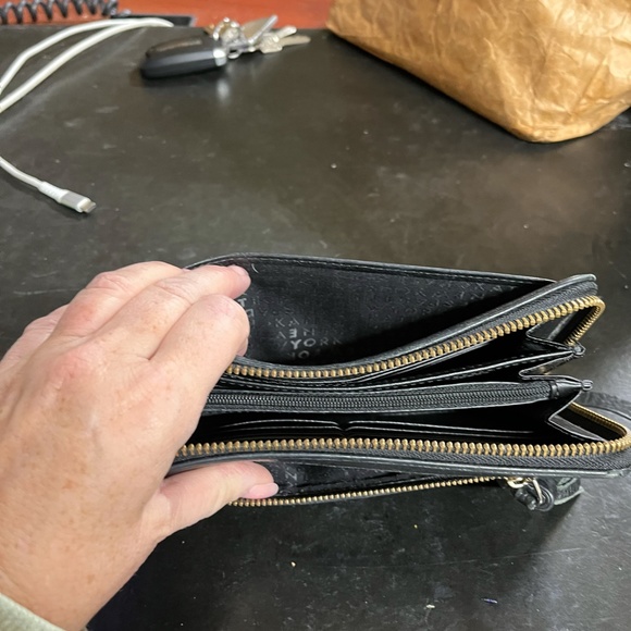 Kate Spade New York leather wallet - Picture 2 of 12